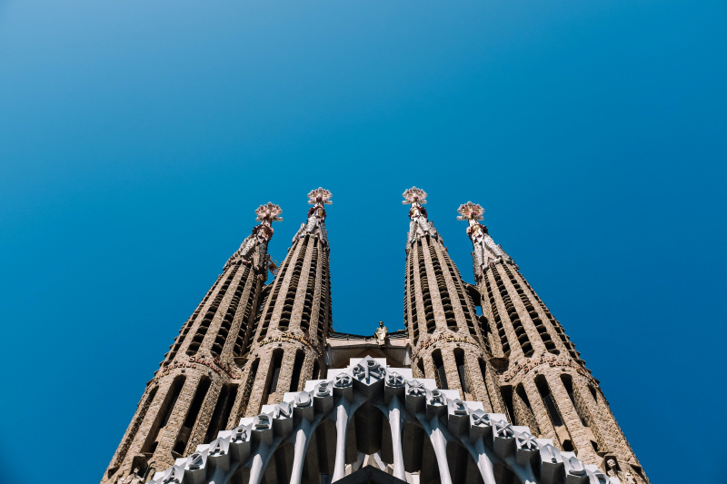 Day 1: Arrival + Sagrada Familia guided tour + Modernist Sant Pau Complex visit thumbnail