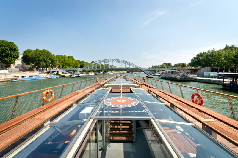 A cruise along the Seine