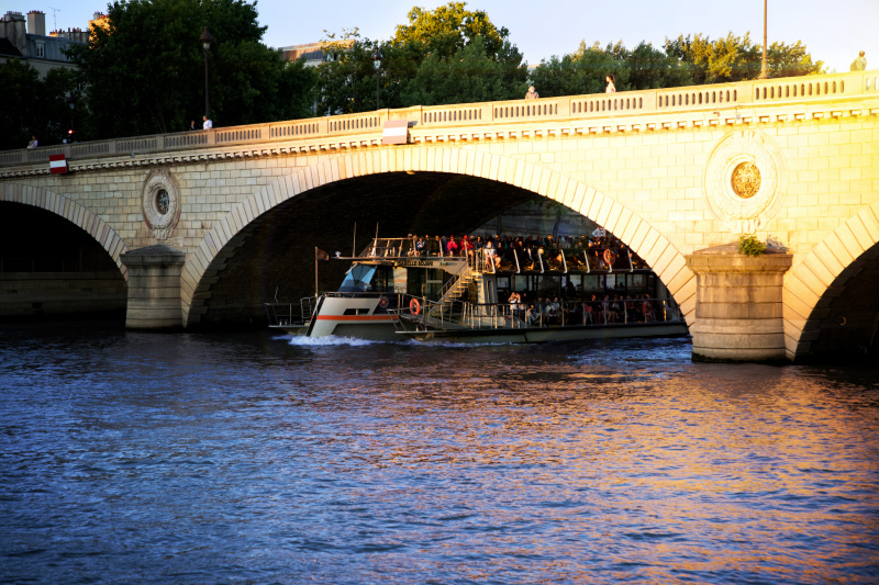 A cruise along the Seine