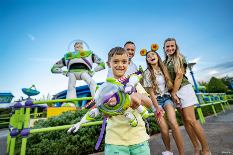 Deluxe Disney World experience  - 3 nights / 4 days (Disney hotel + tickets + park transfers)