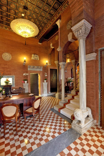 Lobby and reception area with seated front desk