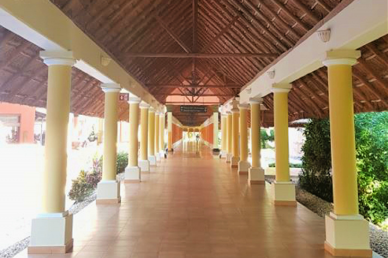 Walkway Barceló Maya Grand