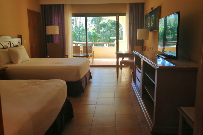 Accessible room with two beds and step free balcony
