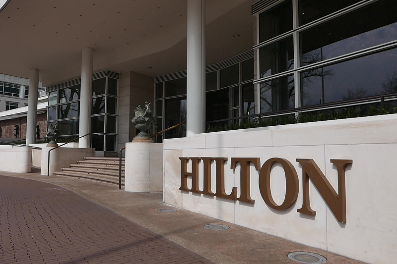 Hilton Amsterdam entrance with stairs and ramp