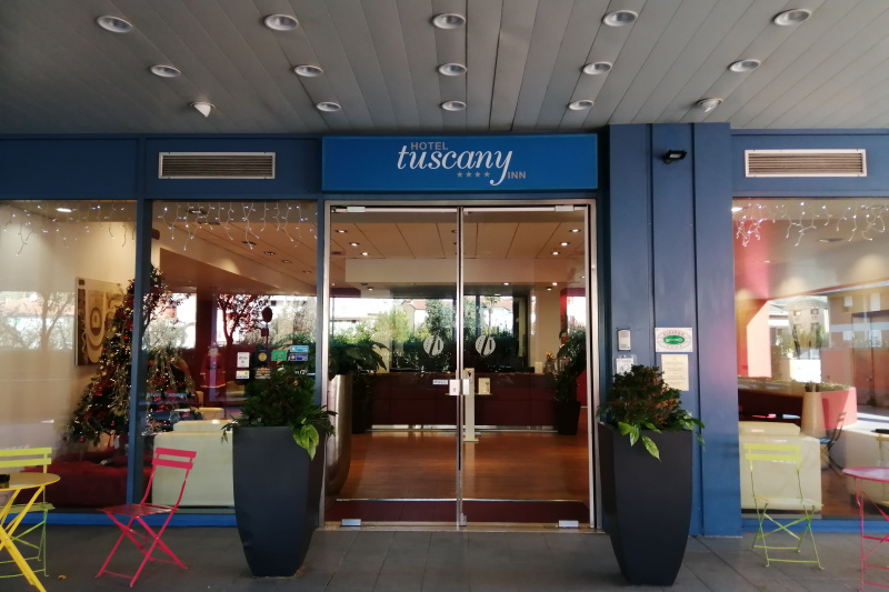 Hotel Tuscany Inn entrance