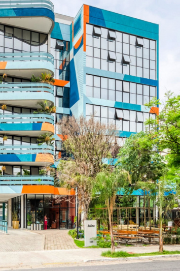 Selina Madalena hotel exterior