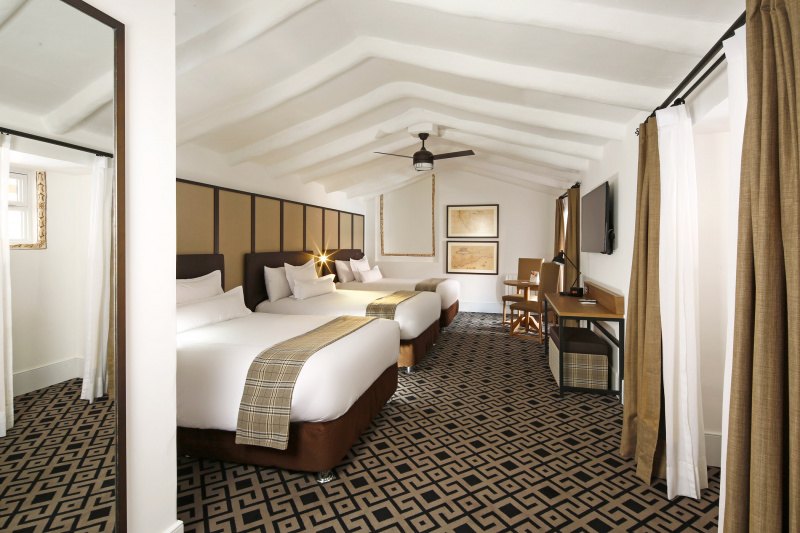 Superior triple room and beds