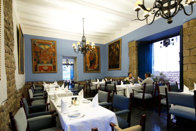 Alma Restaurant & Bar dining space