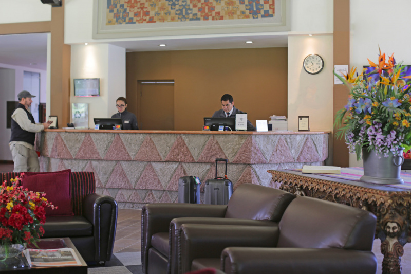 Standing height registration desk
