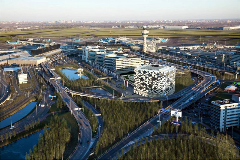 Hilton Airport Schipol Hotel exterior