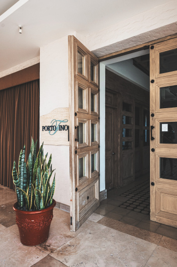 The entrance to Portofino restaurant