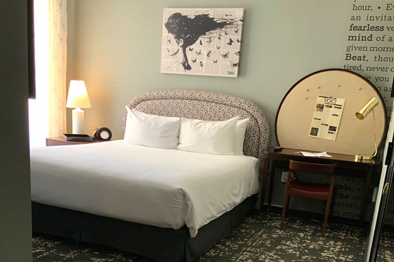 The deluxe king room