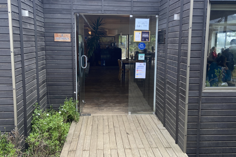 Step-free entrance to the lobby