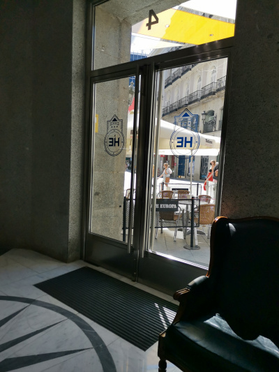 The entrance has smooth floors and no steps.