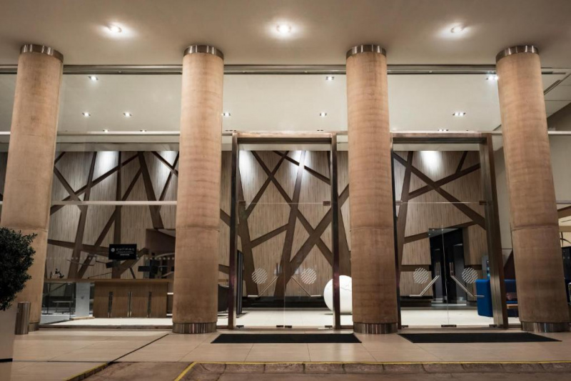 Entrance doors