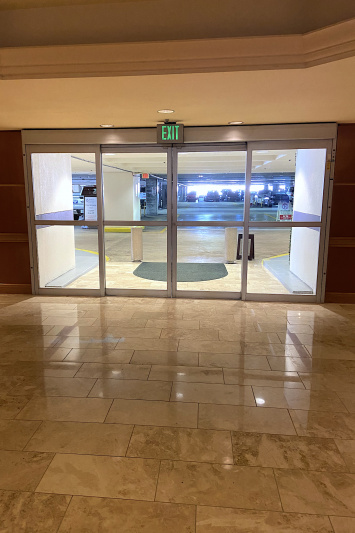 Entrance with automatic doors