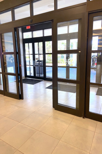 Entrance with automatic doors