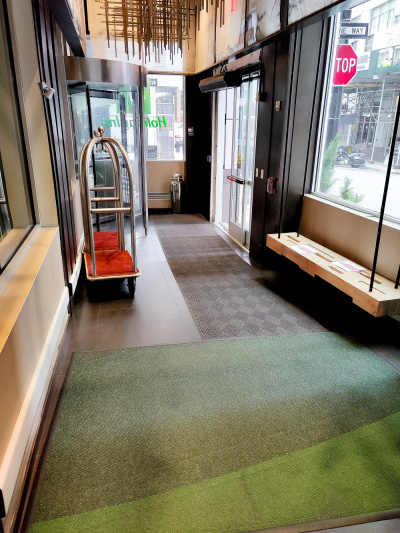 Hotel entrance area with ramp