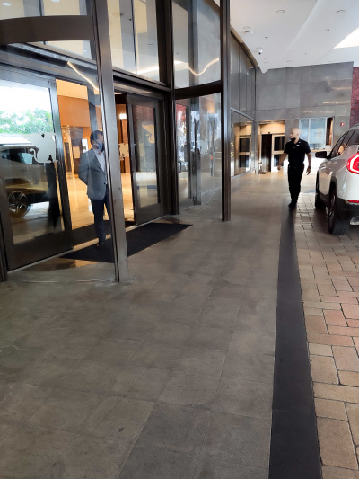 Lobby step-free entrance