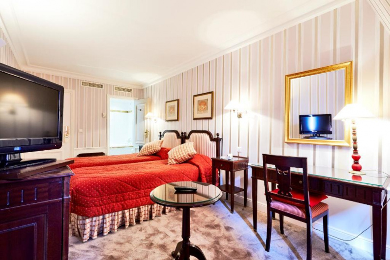 An accessible guest room