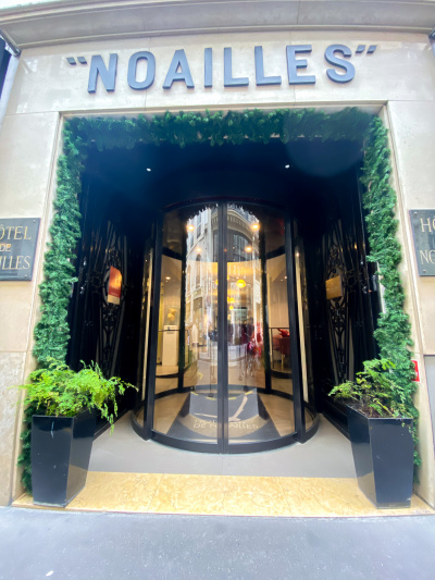 Entrance hotel Noailles