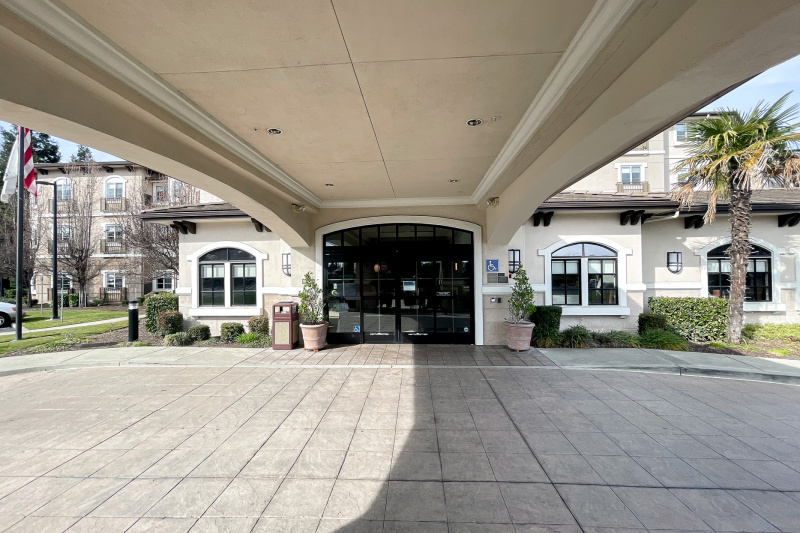 Covered entrance to lobby area