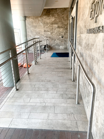 Hotel entrance access ramp