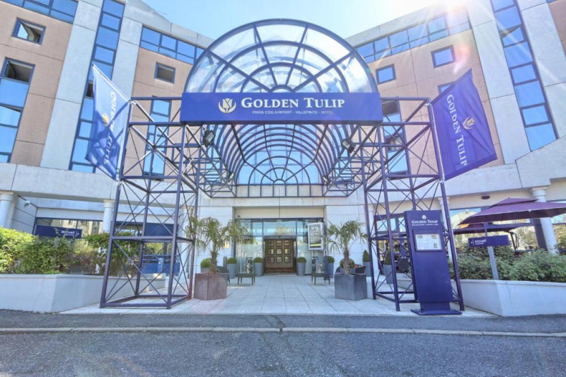 Covered hotel entrance