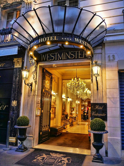 Hotel entrance with Art Nouveau detailing and chandeliers