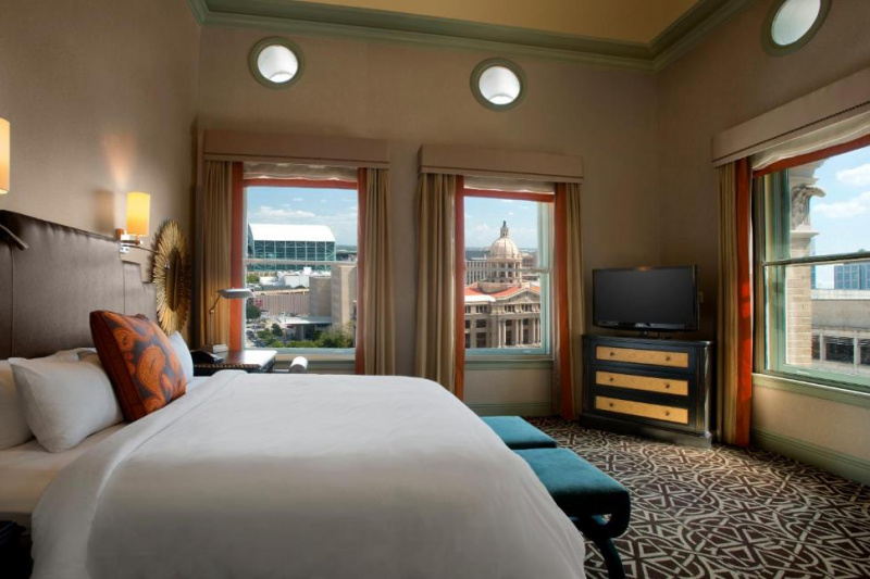 Guestroom with modern decor