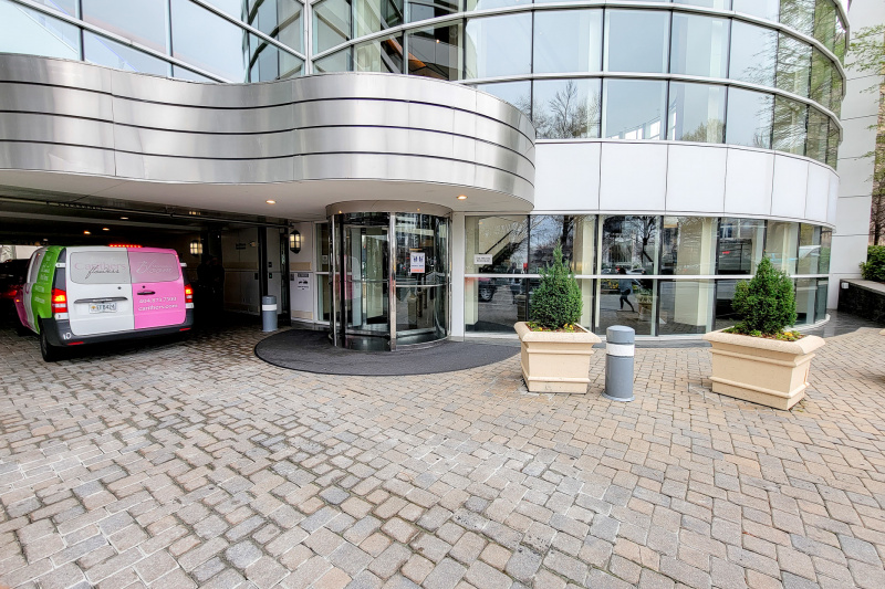 Revolving door entrance