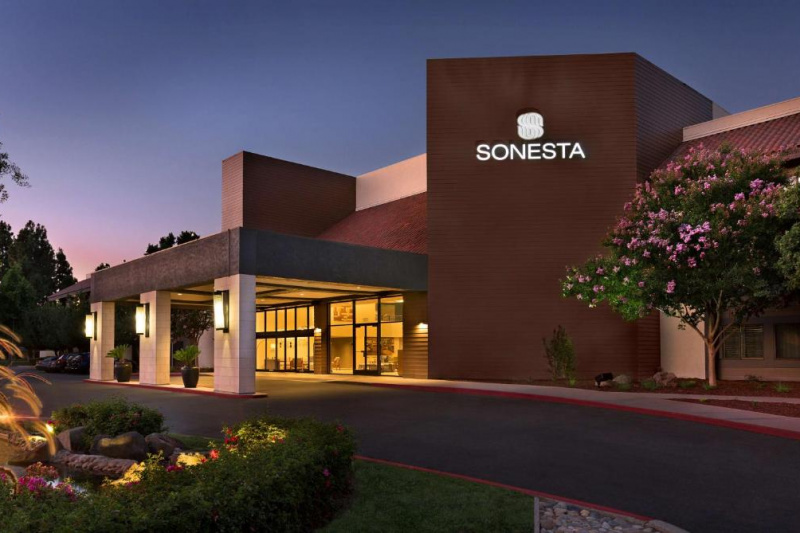 The Exterior of the Sonesta Silicon Valley