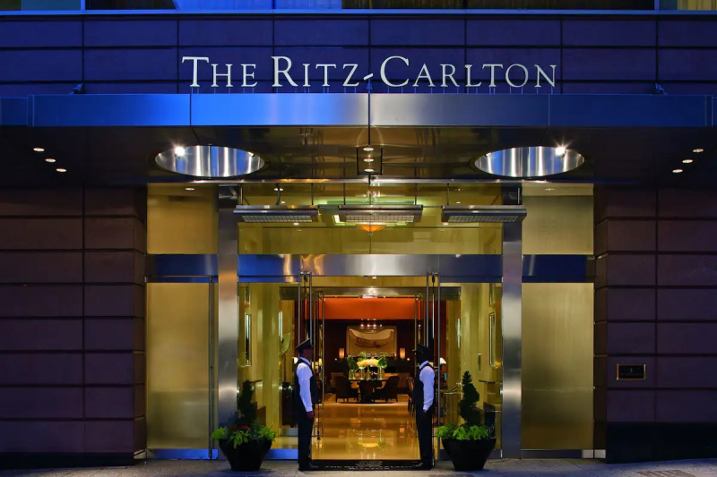 The hotel entrance is step-free and through double, glass doors. There are footmen on either side of the door.
