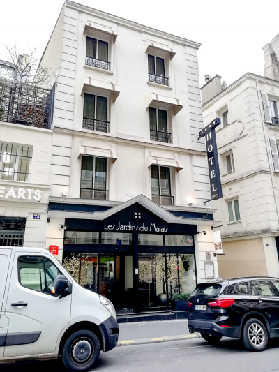 The hotel entrance, as seen from across the street
