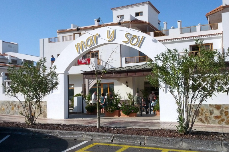 Hotel entrance with sidewalk access