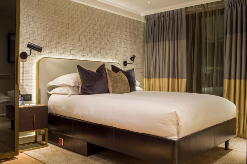 Room with a Queen Bed
