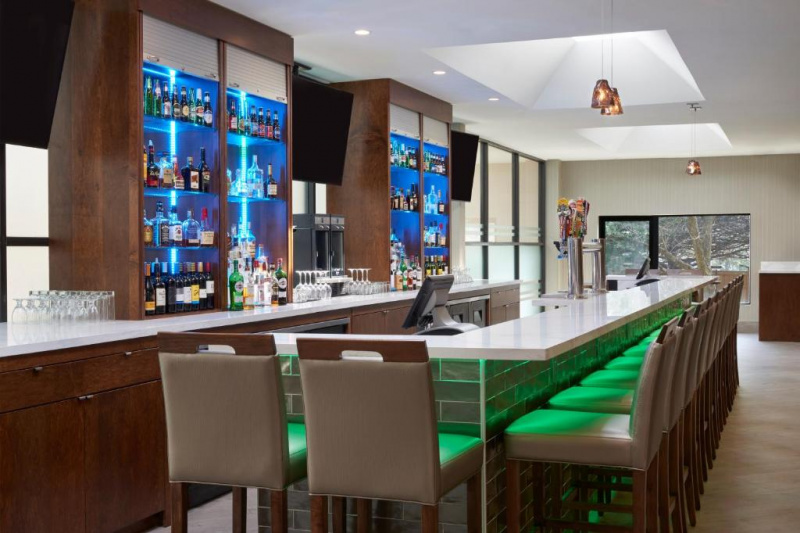 Moments Restaurant & Lounge