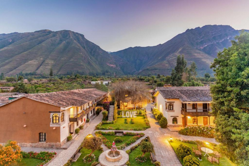 The hotel has step-free access on paved paths through the gardens.