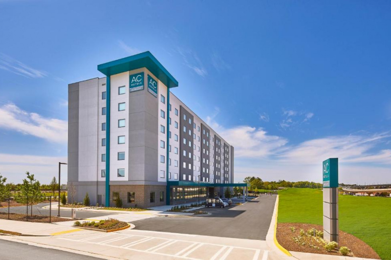 The hotel has on-site accessible parking.