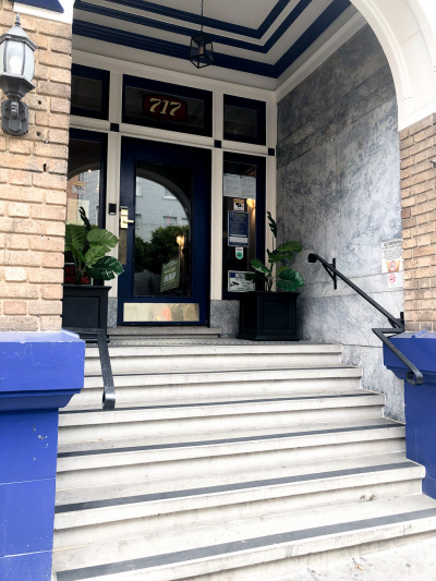 The outdoor wheelchair lift is step-free.