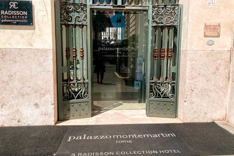 The hotel entrance has step-free access through a set of automatic glass doors.