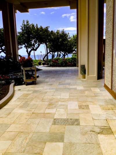 The outdoor paved pathway is step-free. It leads to spectacular views.