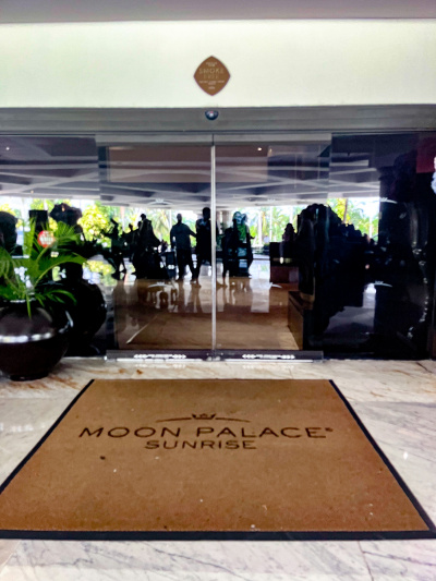 The hotel entrance is step-free. There are two, glass, automatic sliding doors that lead to the lobby.