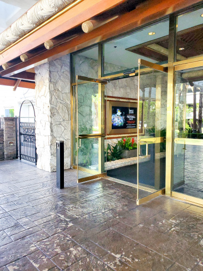 There is step-free access to the hotel through a pair of automatic glass doors.