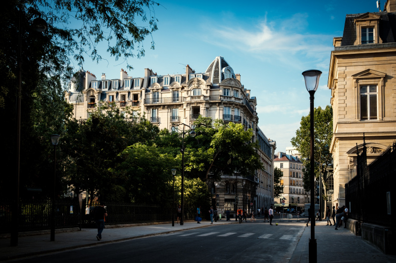Accessible airport transfers in Paris.