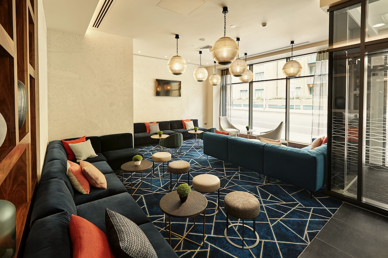 Lobby lounge