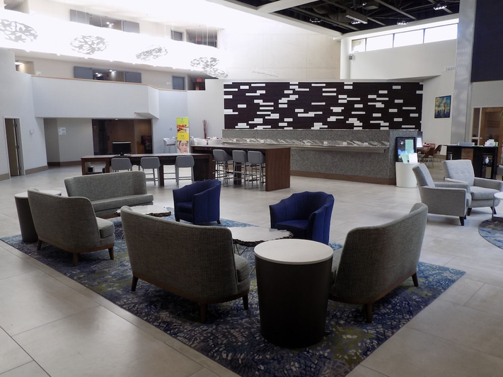 Lobby lounge