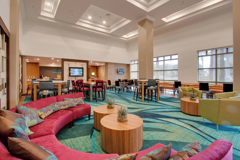 Lobby lounge