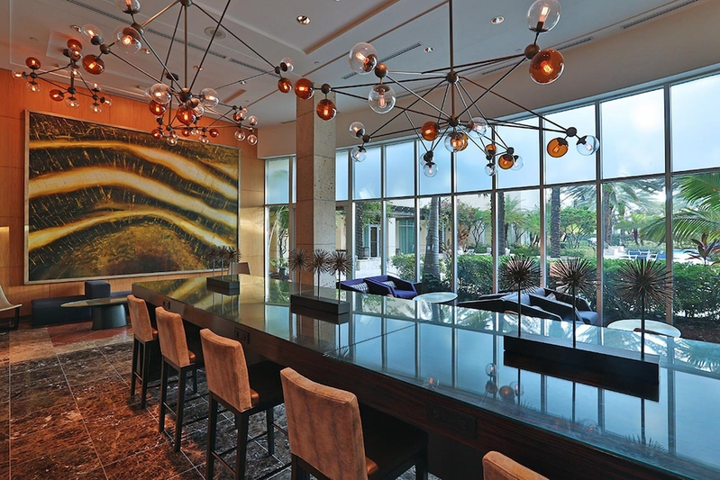 Lobby lounge