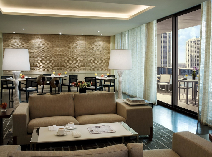 Lobby lounge